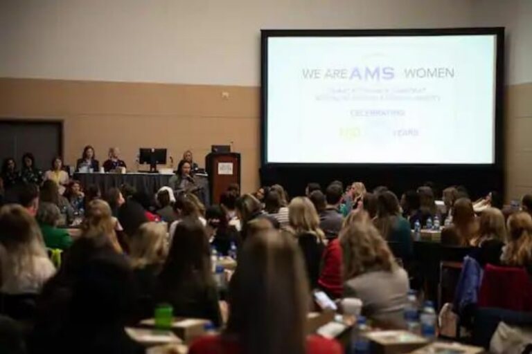 A large crowd attended the Women in Science luncheon at the American Meteorological Society meeting in Boston last year.